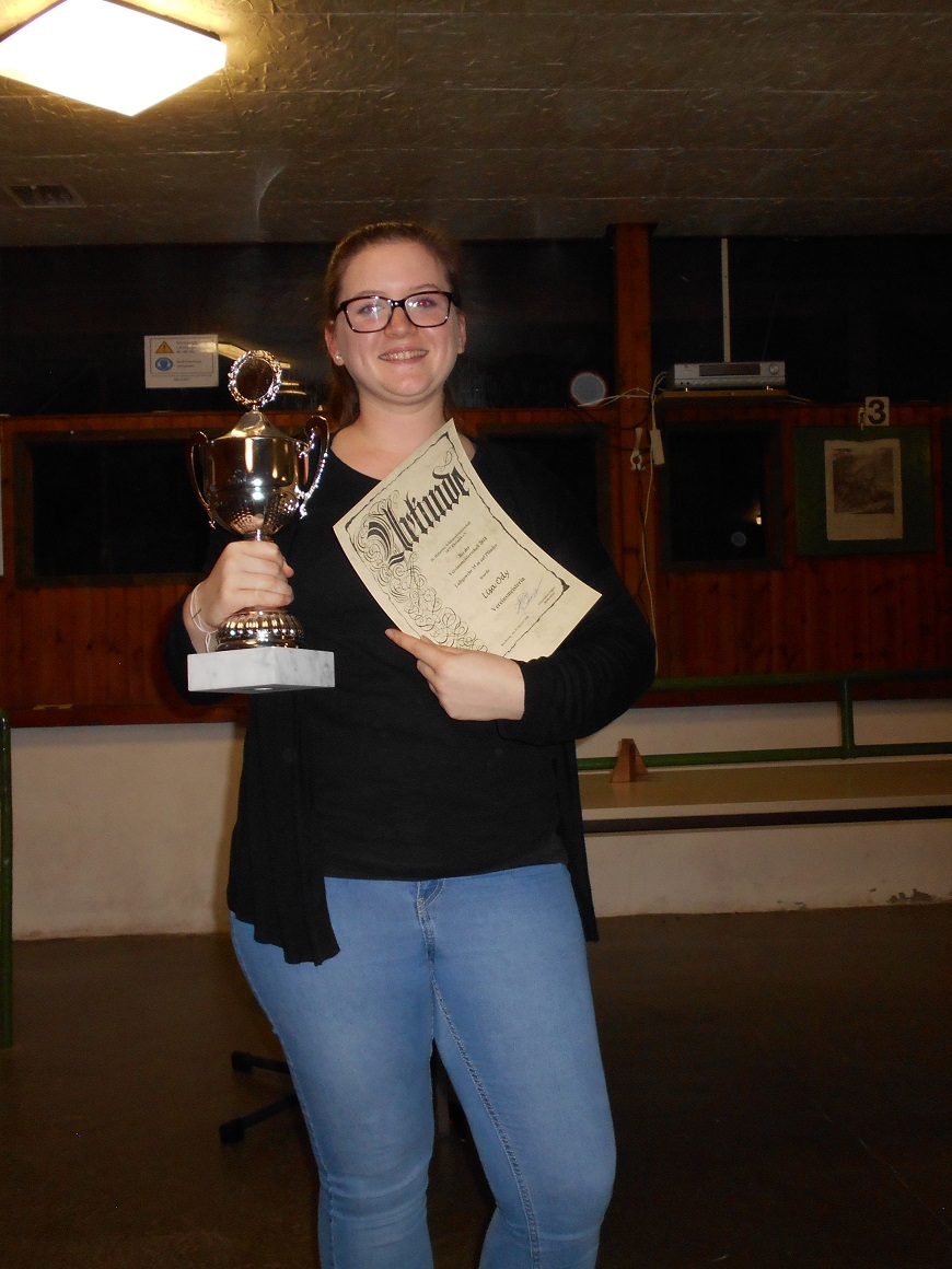 Lisa Ody, Vereinsmeisterin LG aufgelegt 2019 (30 m) Lisa Ody, Vereinsmeisterin LG aufgelegt 2019 (30 m)