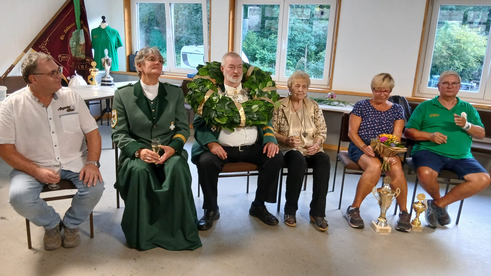 Von links: Norbert Steinwartz, Peggy Steinwartz (Königin 2024), Rainer Maier (König 2025), Marianne Maier, Tina Grüschow (Bürgerkönigin), Günter Grüschow